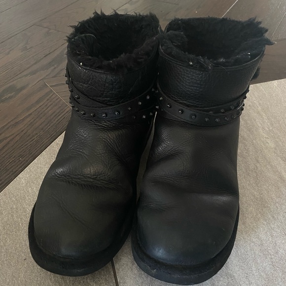 Black Furry Warm Stone Uggs - Picture 4 of 4